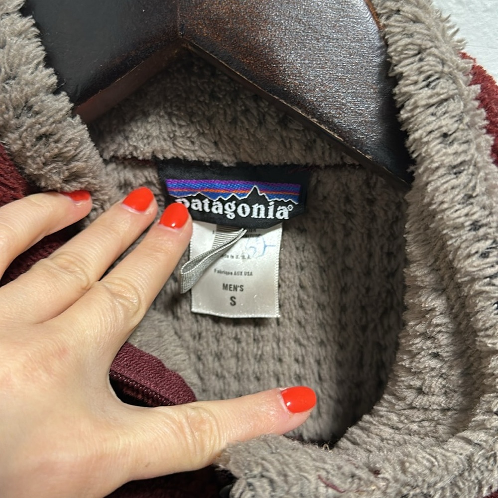 Patagonia R4 jacket. - Picture 3 of 5